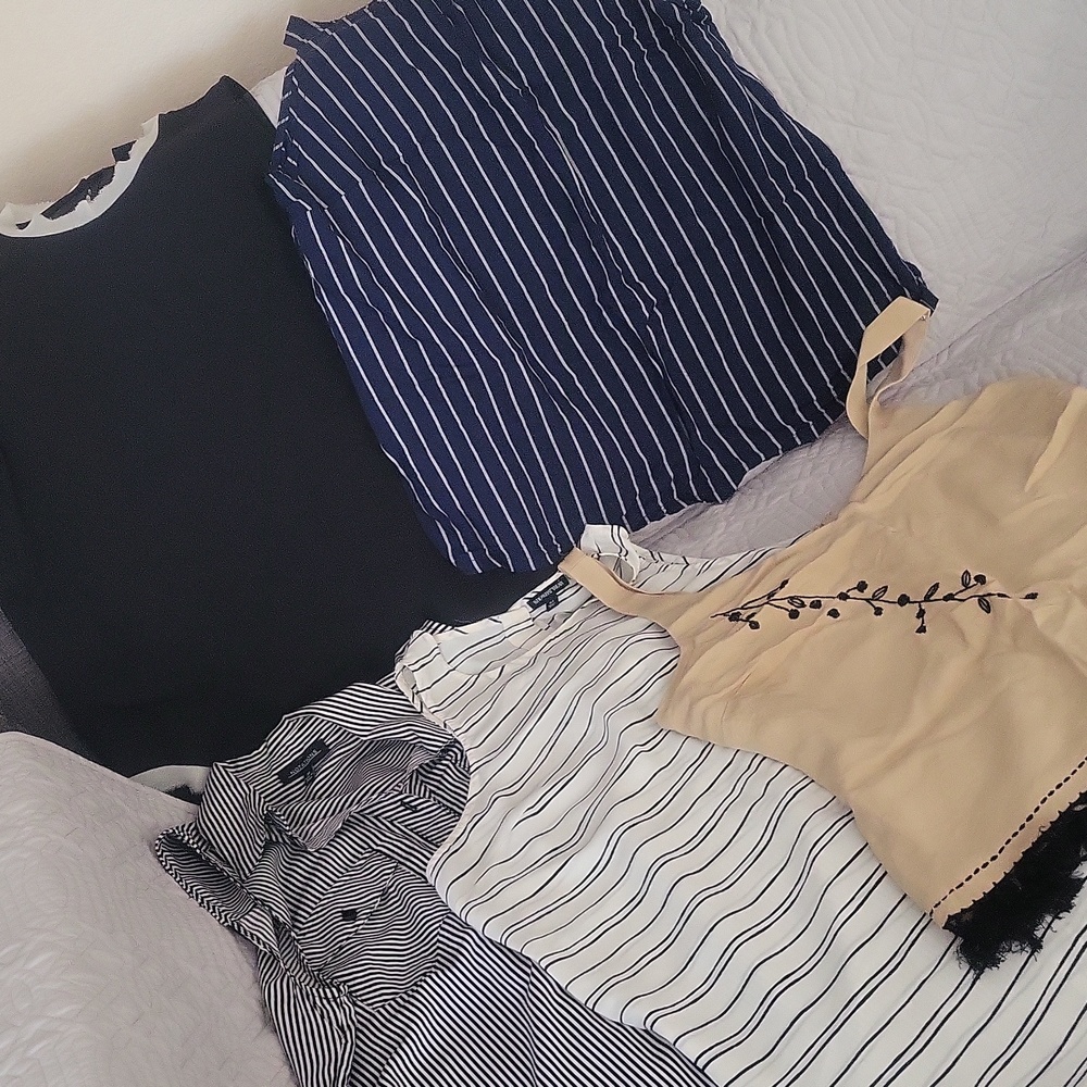 5 Sleeveless Women's Tops